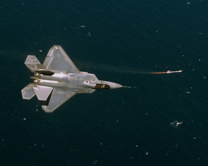 AIM-9 Sidewinder là loại hỏa tiễn đầu tiên thực sự có công hiệu trong các cuộc chiến không-đối-không